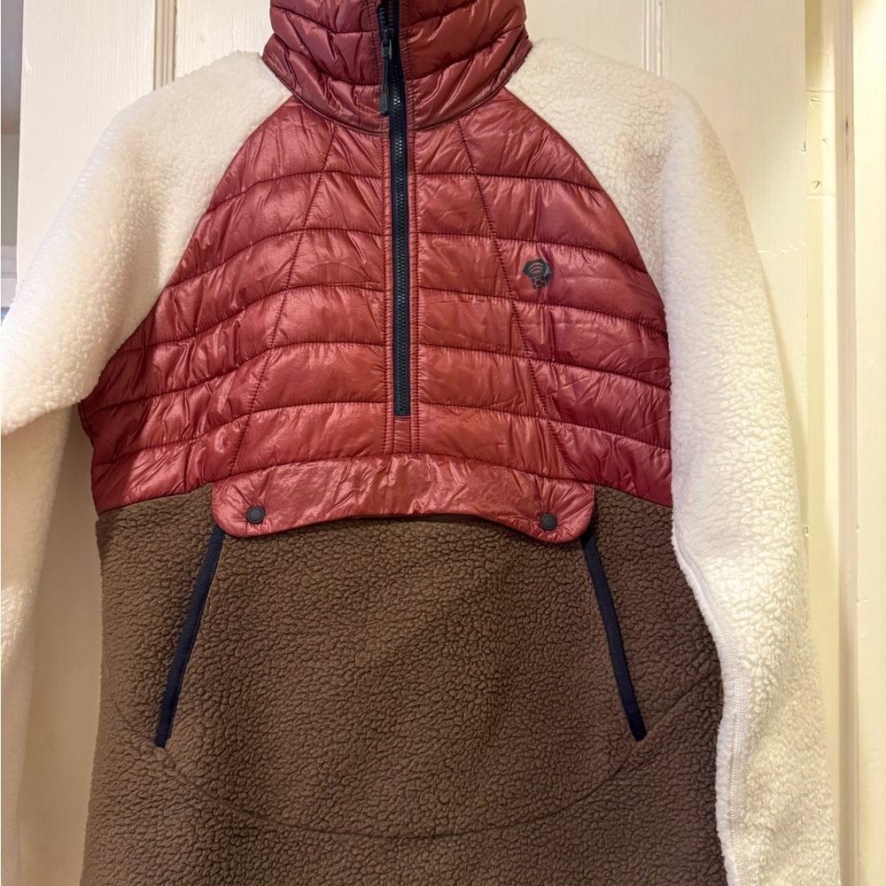 Women’s Hard Mountain Wear pullover half zip sweatshirt.